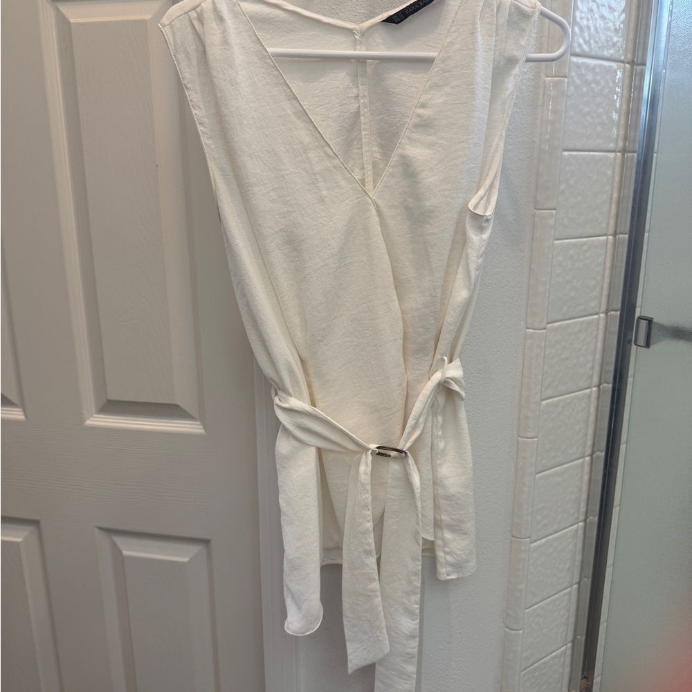 Zara White Sleeveless Blouse with Belt